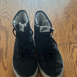 Nike Women's Black and Gray High-Top Sneakers with fur lining